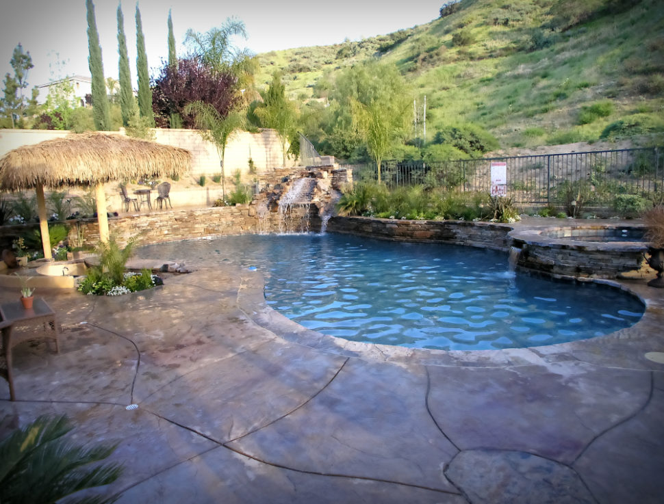 4 Fun Features for Your New Backyard Pool